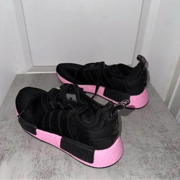 Adidas NMD_R1 Womens 6 Black/Pink - Picture 4 of 7